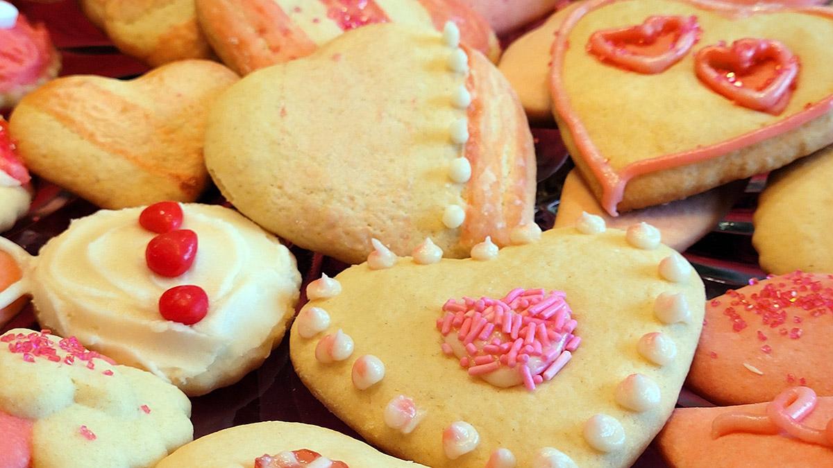 valentines cookie decorating: hero