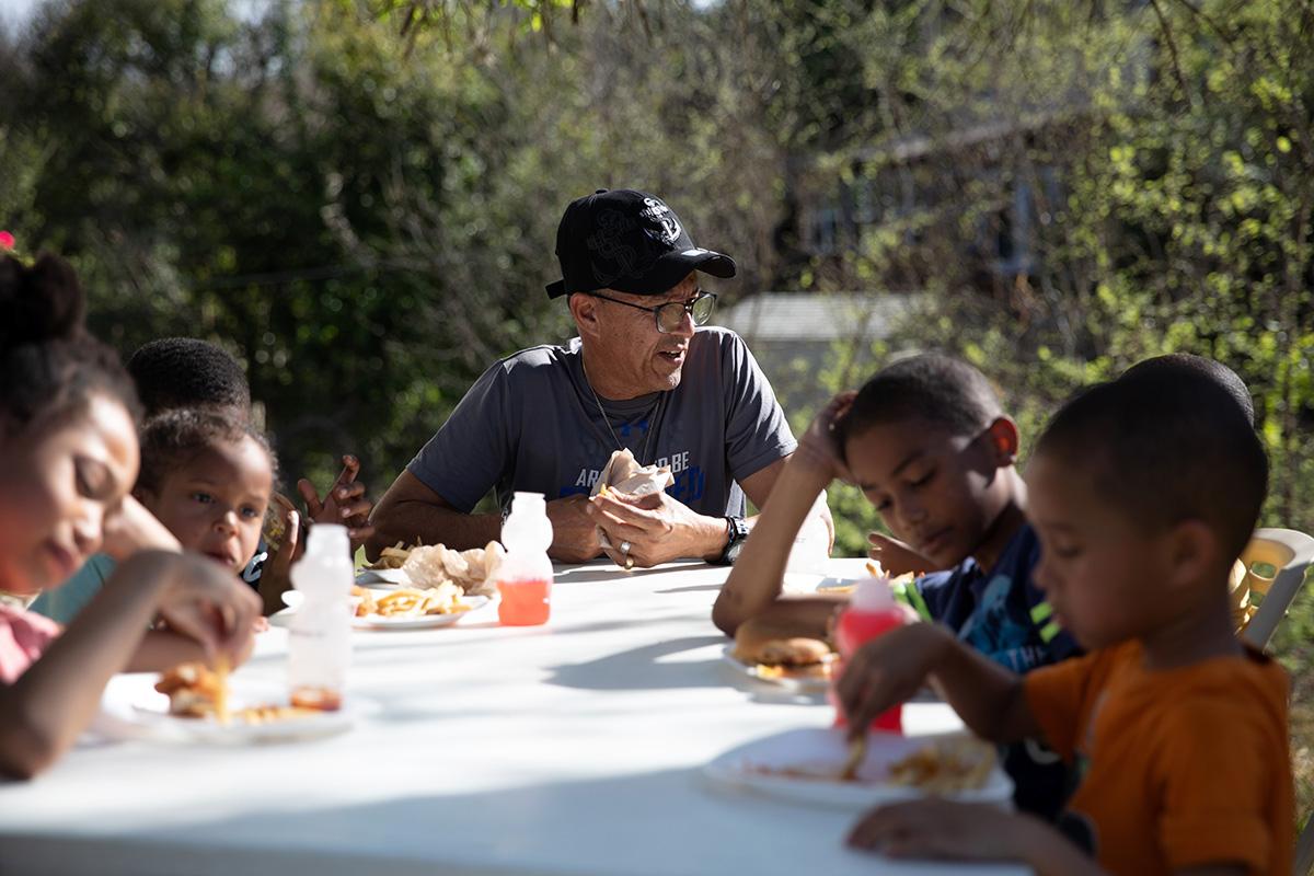 feeding america children eating lunch