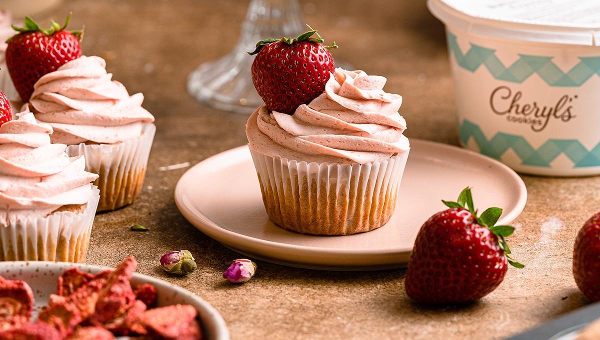 strawberry cupcakes hero