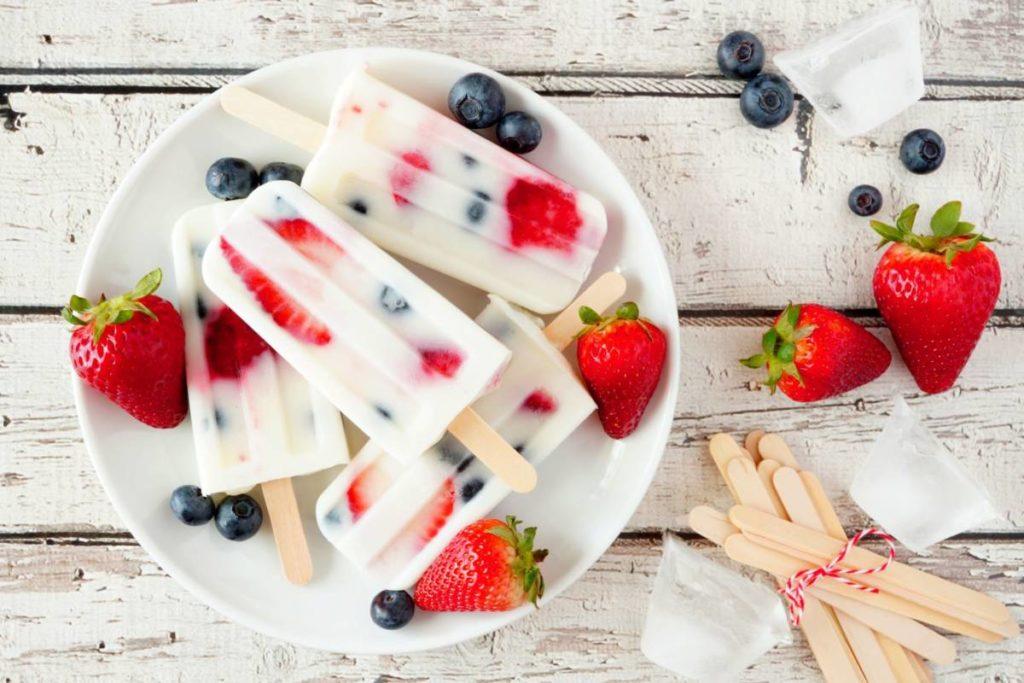 fourth of july diy strawberry and blueberry popsicles