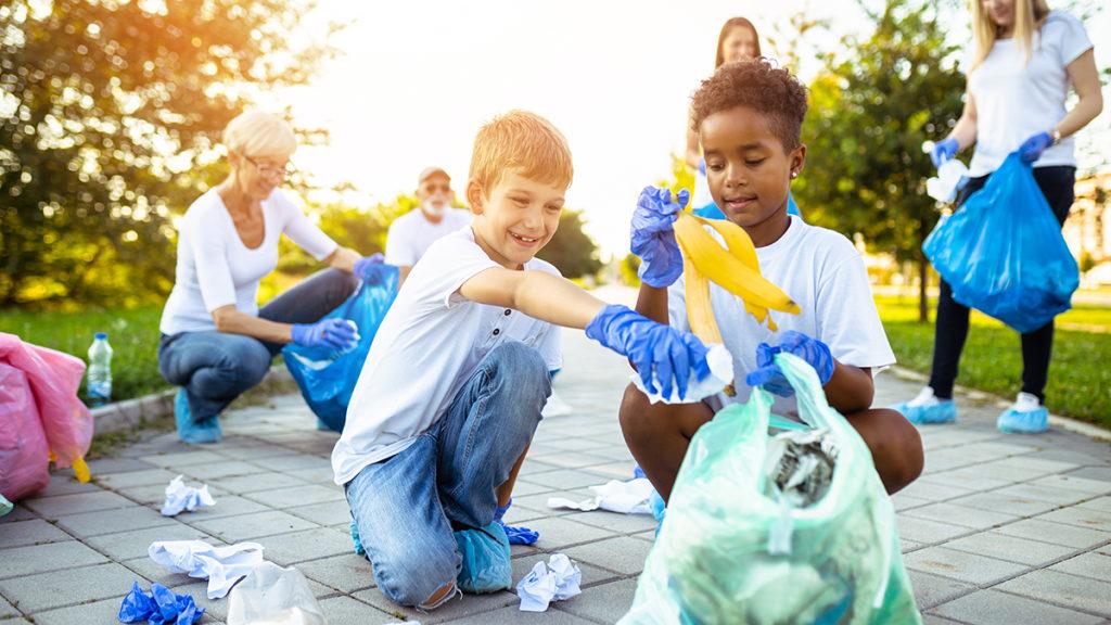 random acts of kindness day: cleaning up garbage