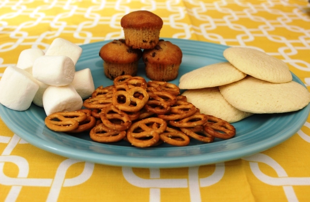 Great Snacks to Dip in Icing Fondue