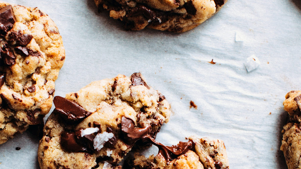 lunchbox surprises with chocolate chip cookies