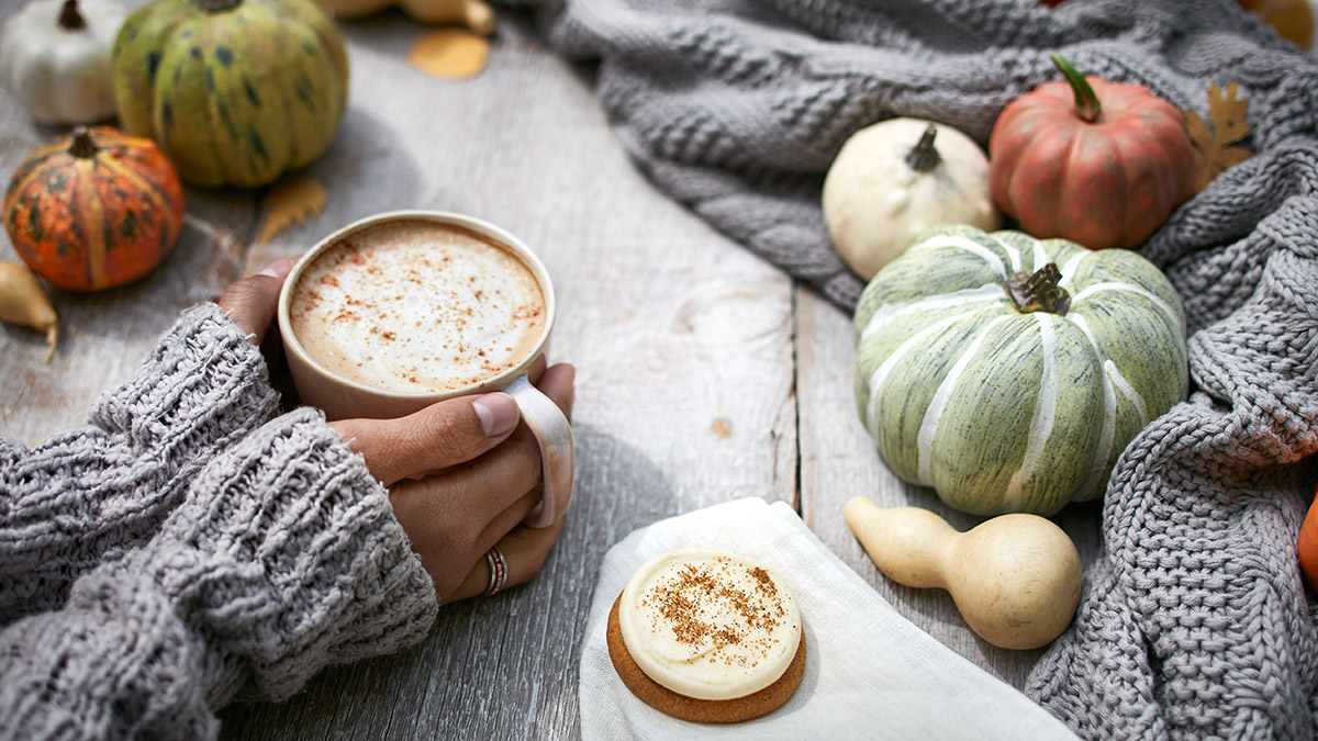 Photo of pumpkin cookie with pumpkins