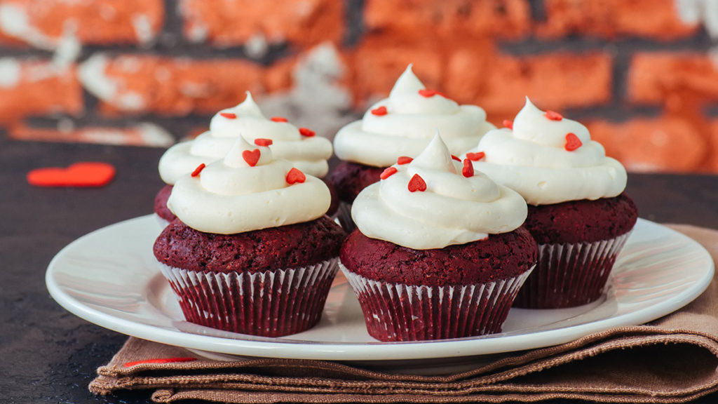 https://www.cheryls.com/blog/wp content/uploads/// Red Velvet cupcakes x