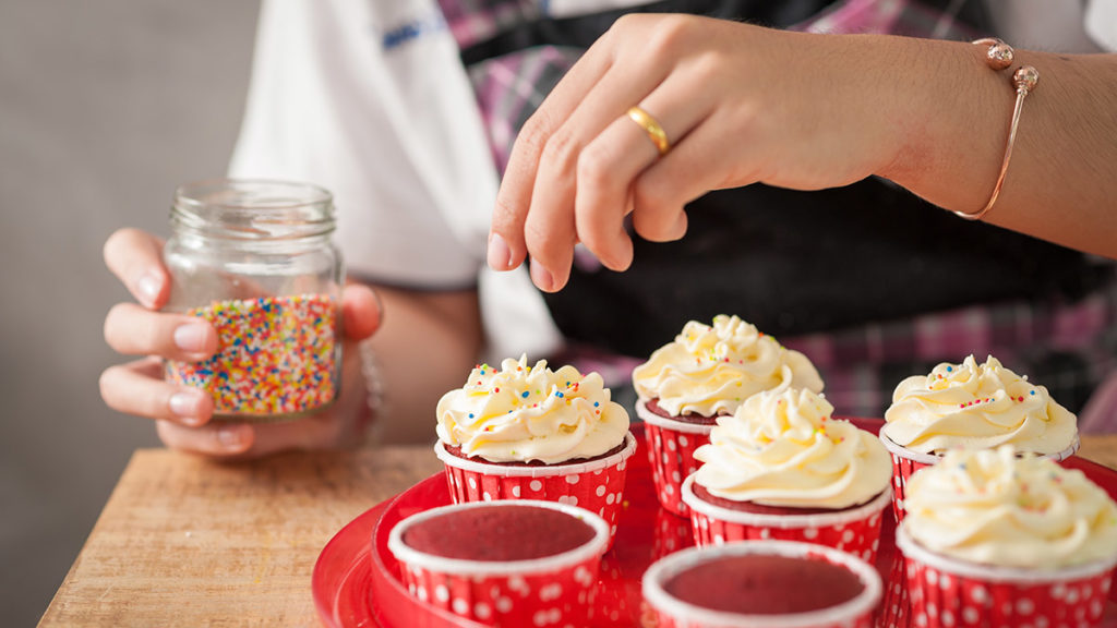 https://www.cheryls.com/blog/wp content/uploads///valentines day party for adults diy cupcakes  x