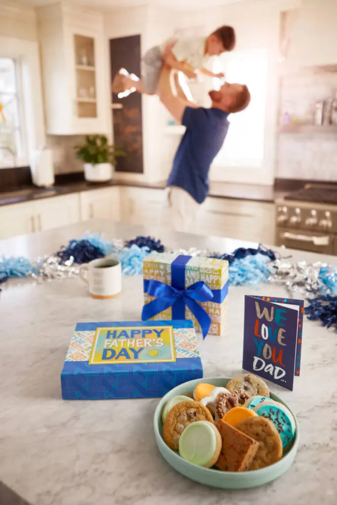 what kind of cookie is your dad dad picking up son cookies on counter